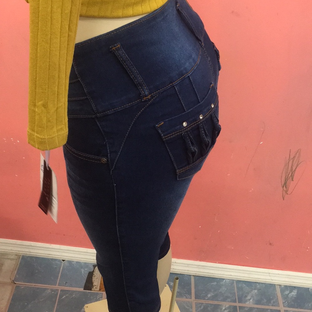 NWT push up short - Picture 3 of 3